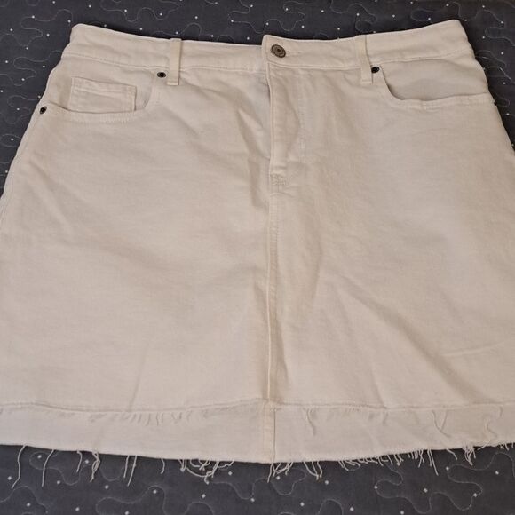 Old Navy high rise jean skirt size 12 - Picture 1 of 5